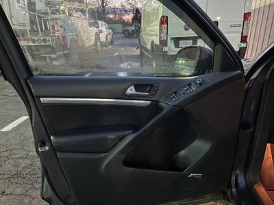 2012 Volkswagen Tiguan 4WD 4dr Auto SEL