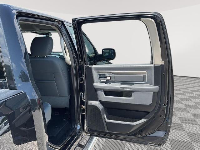 2016 RAM 1500 4WD Crew Cab 5.7 Ft Box Big Horn