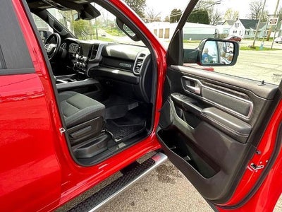 2022 RAM 1500 Big Horn 4x4 Crew Cab 5'7" Box