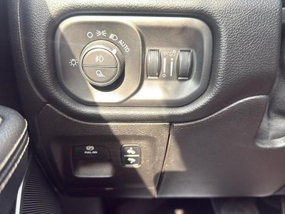 2020 RAM 1500 Laramie 4x4 Crew Cab 6'4" Box