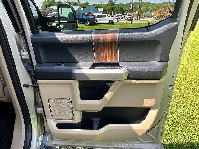 2017 Ford F-150 Lariat 4WD SuperCrew 5.5' Box