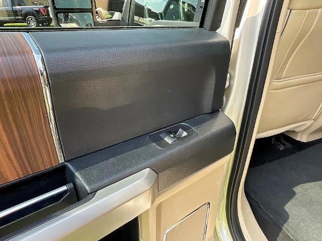 2017 Ford F-150 Lariat 4WD SuperCrew 5.5' Box