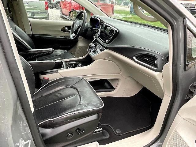 2023 Chrysler Pacifica Limited FWD