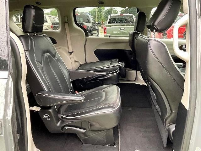 2023 Chrysler Pacifica Limited FWD