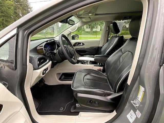 2023 Chrysler Pacifica Limited FWD
