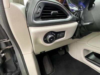 2023 Chrysler Pacifica Limited FWD