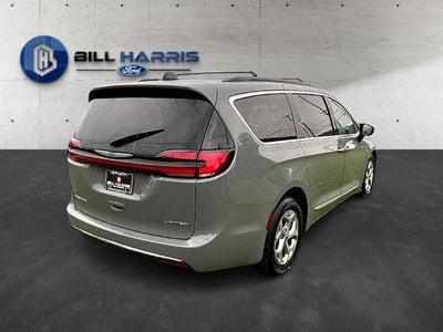 2023 Chrysler Pacifica Limited FWD