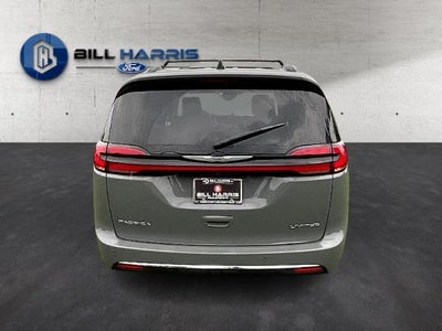 2023 Chrysler Pacifica Limited FWD