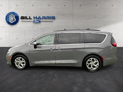2023 Chrysler Pacifica Limited FWD